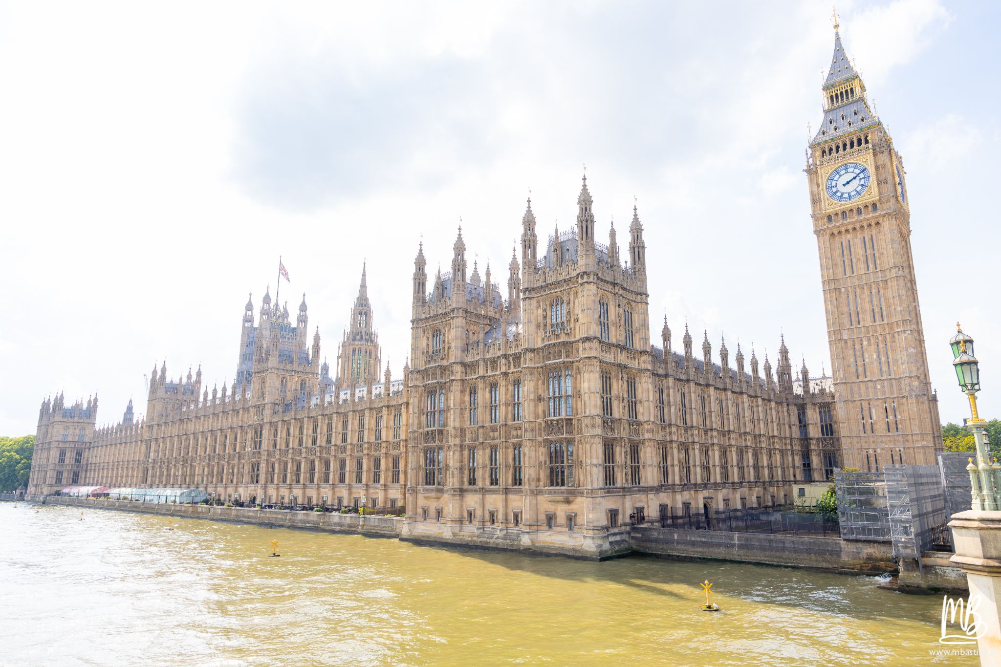 20260826 Londres MB 100