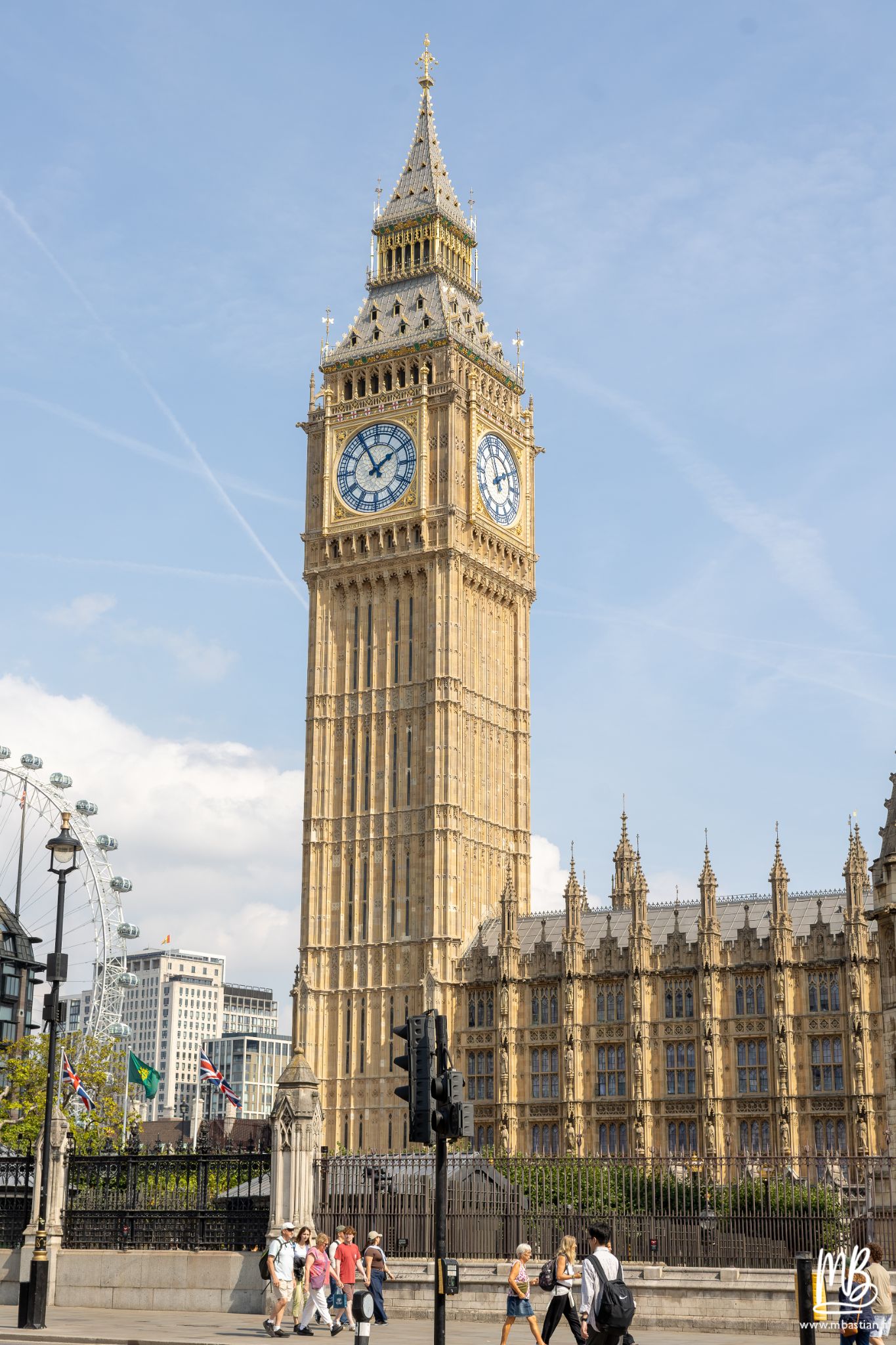 20260826 Londres MB 98