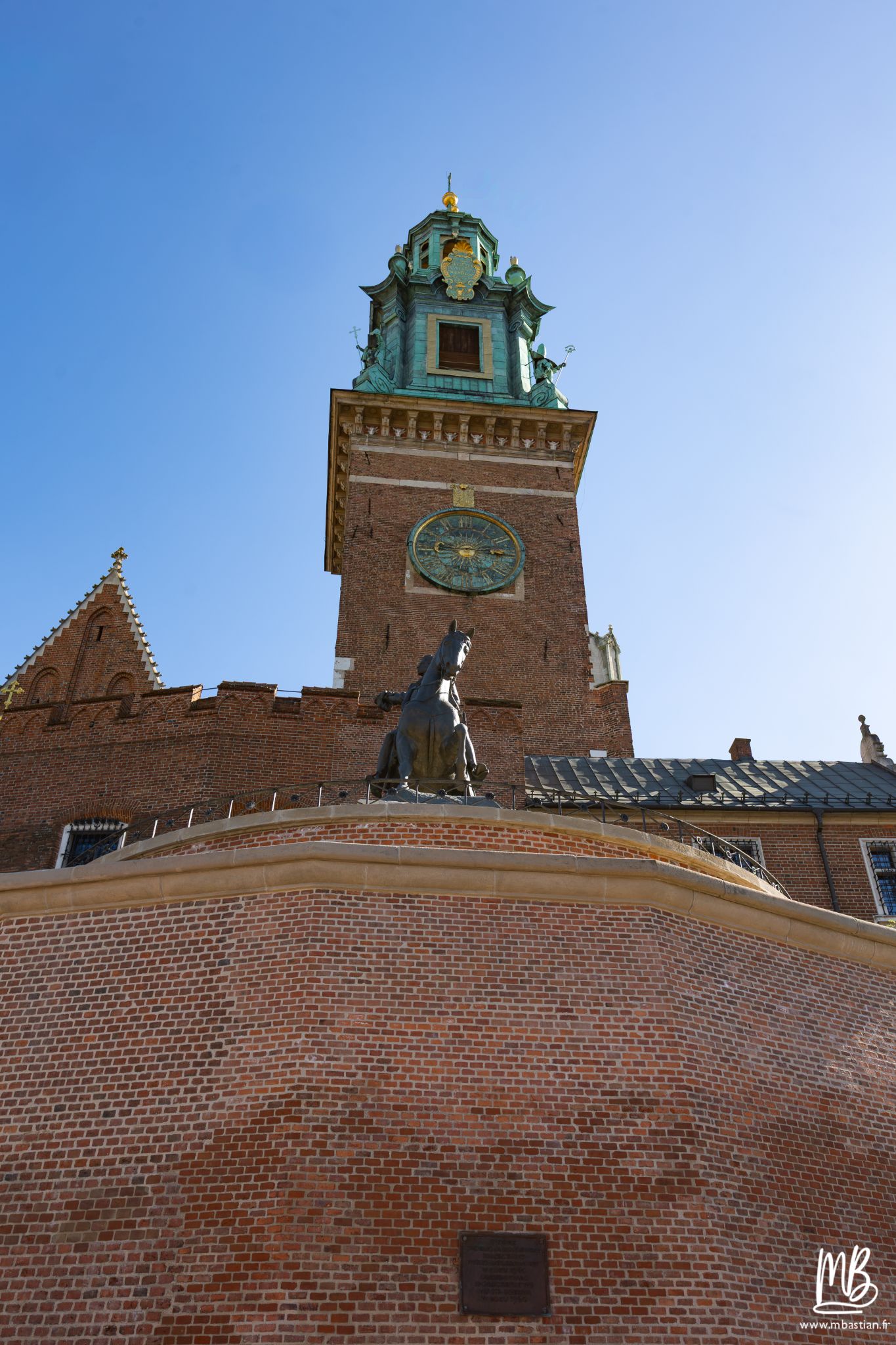 2026 04 05 CRACOVIE MB 105